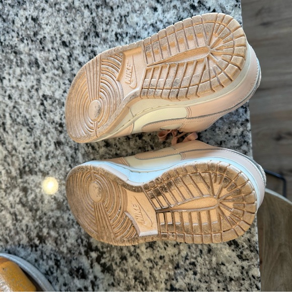 Women’s Nike Dunk Low Orange Pearl - Picture 6 of 7